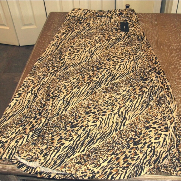 robert louis/ ross Dresses & Skirts - leopard print shirt